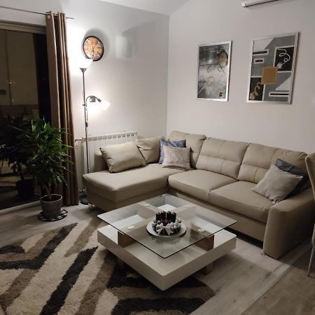 Apartments Battistutti - Free Private Parking ซาเกร็บ ภายนอก รูปภาพ